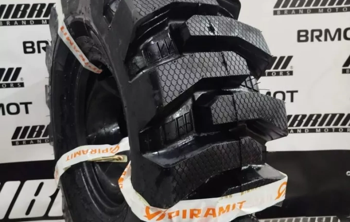 Шины в сборе с камерой и ободной лентой PIRAMIT 23.5/70-16 TT 16 PR "Клюшка" L4